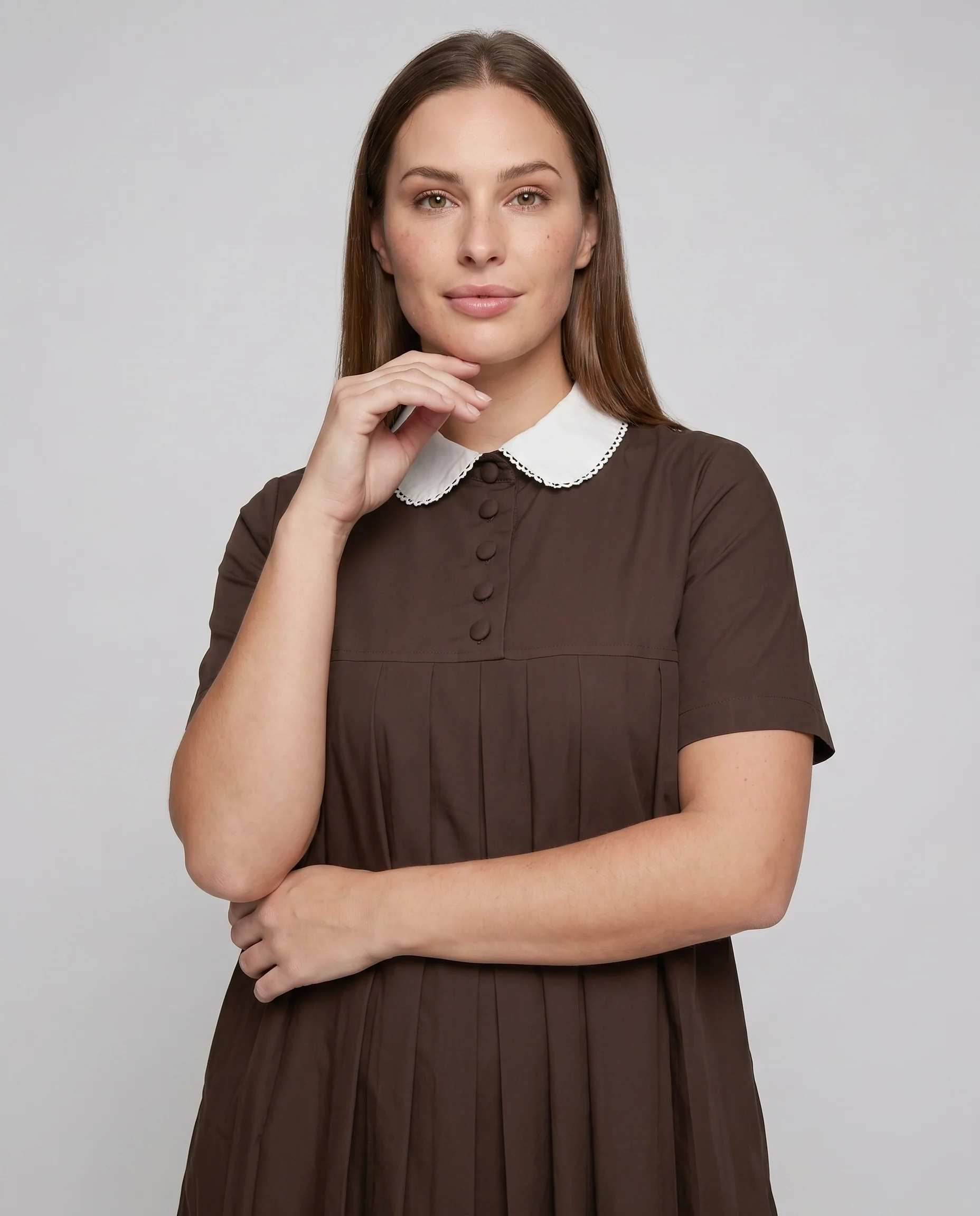 Damen Plissee-Kleid mit eleganter Kragen-Detail und Knopfleiste R&B - Image 2