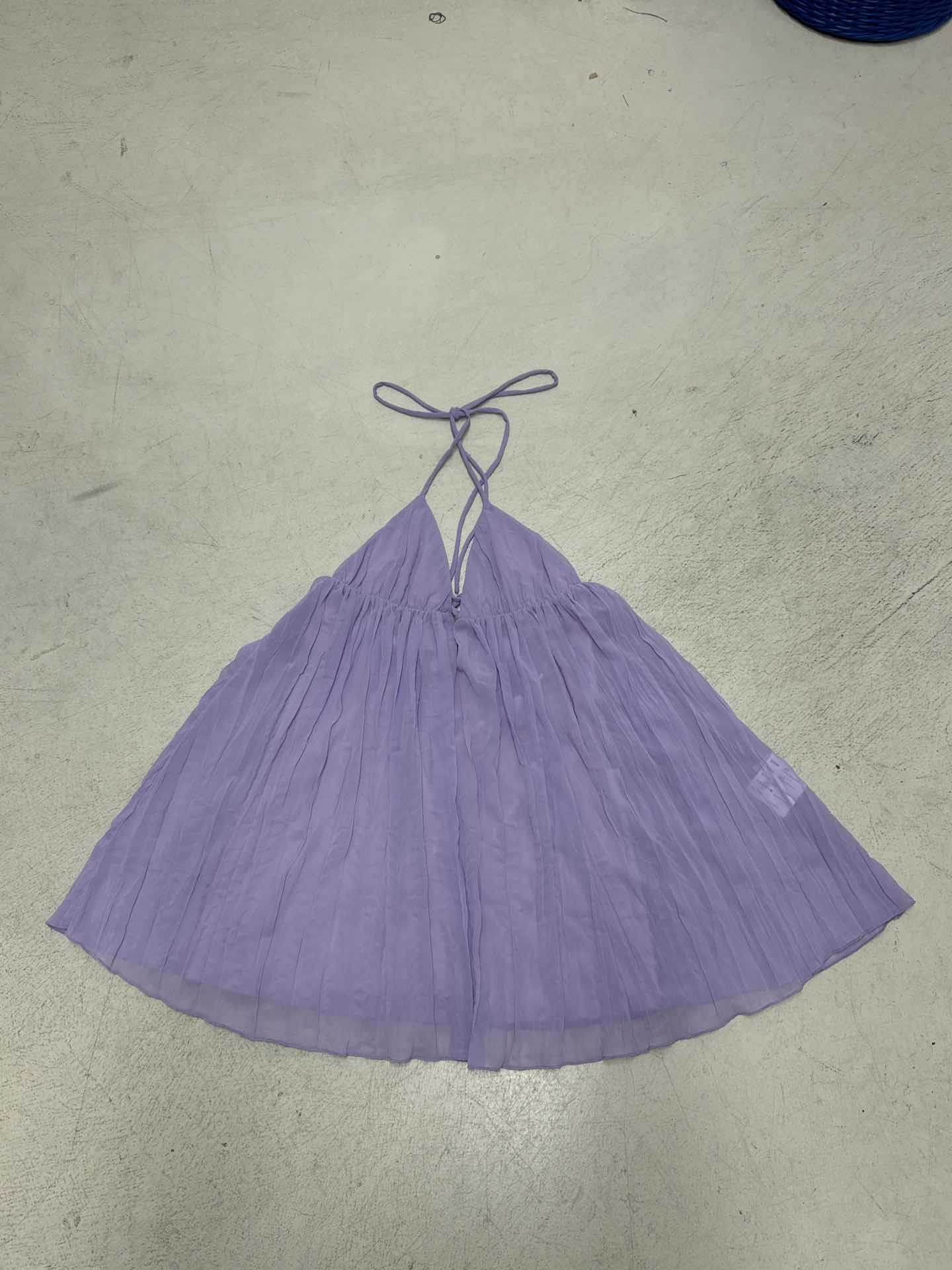 Damen Plissiertes Strandkleid mit verstellbarem Halterdesign und elegantem V-Ausschnitt R&B - Image 7