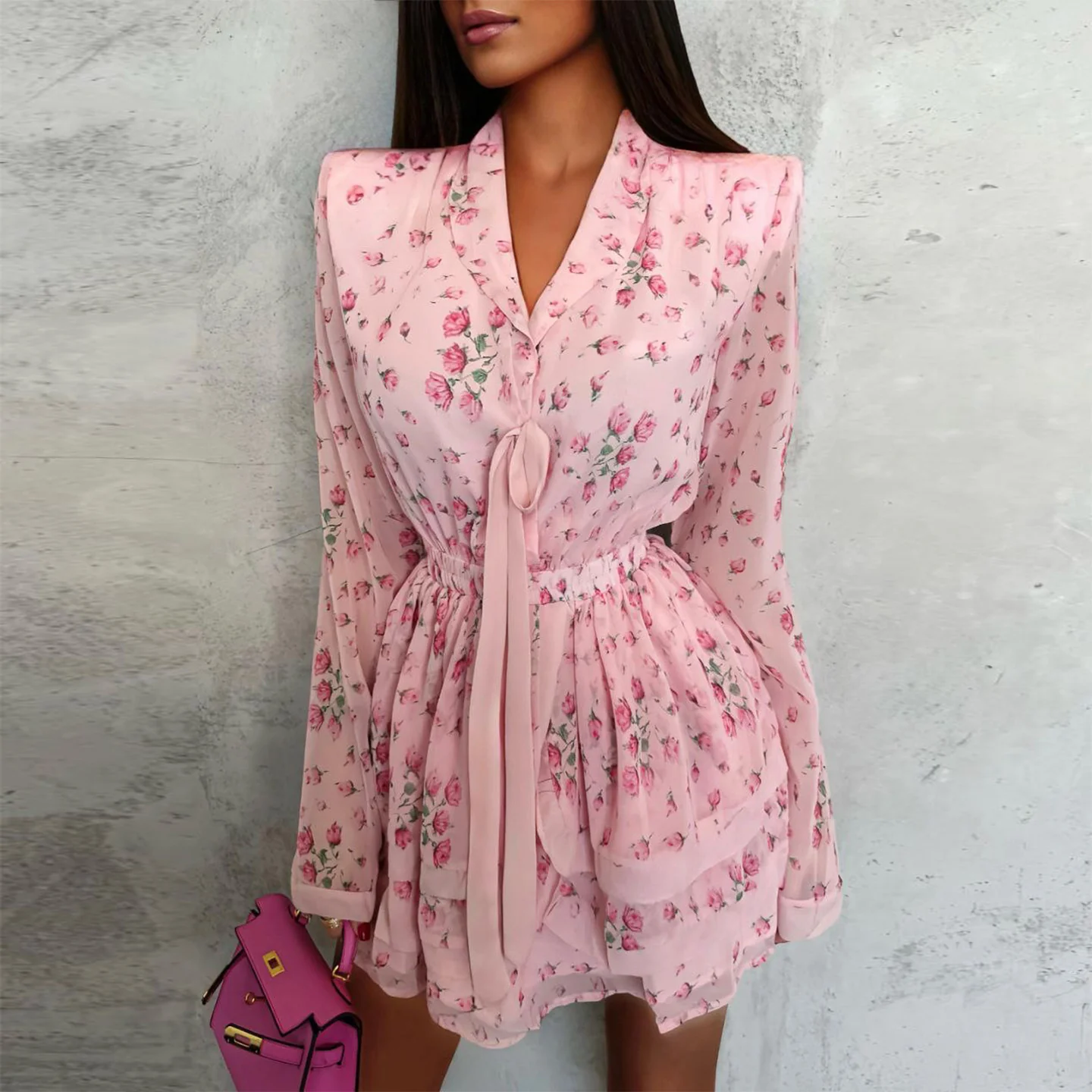 Damen Romantisches Blumenkleid mit tiefem V-Ausschnitt und Raffungen R&B - Image 2
