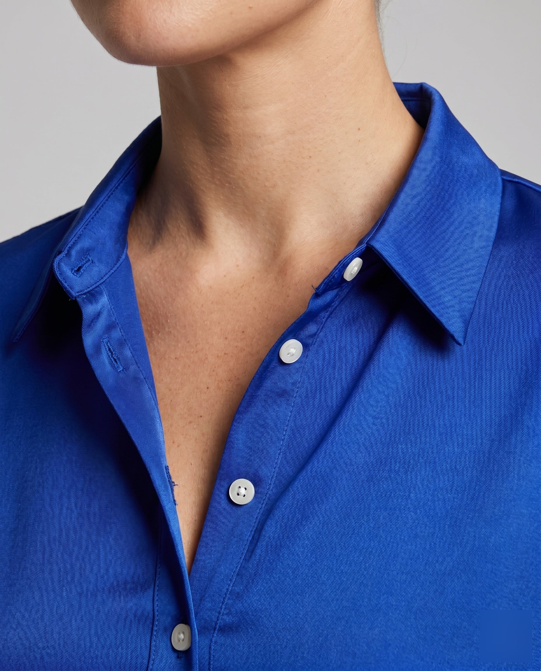 Damen Satin-Bluse mit kunstvollen Federn R&B - Image 3