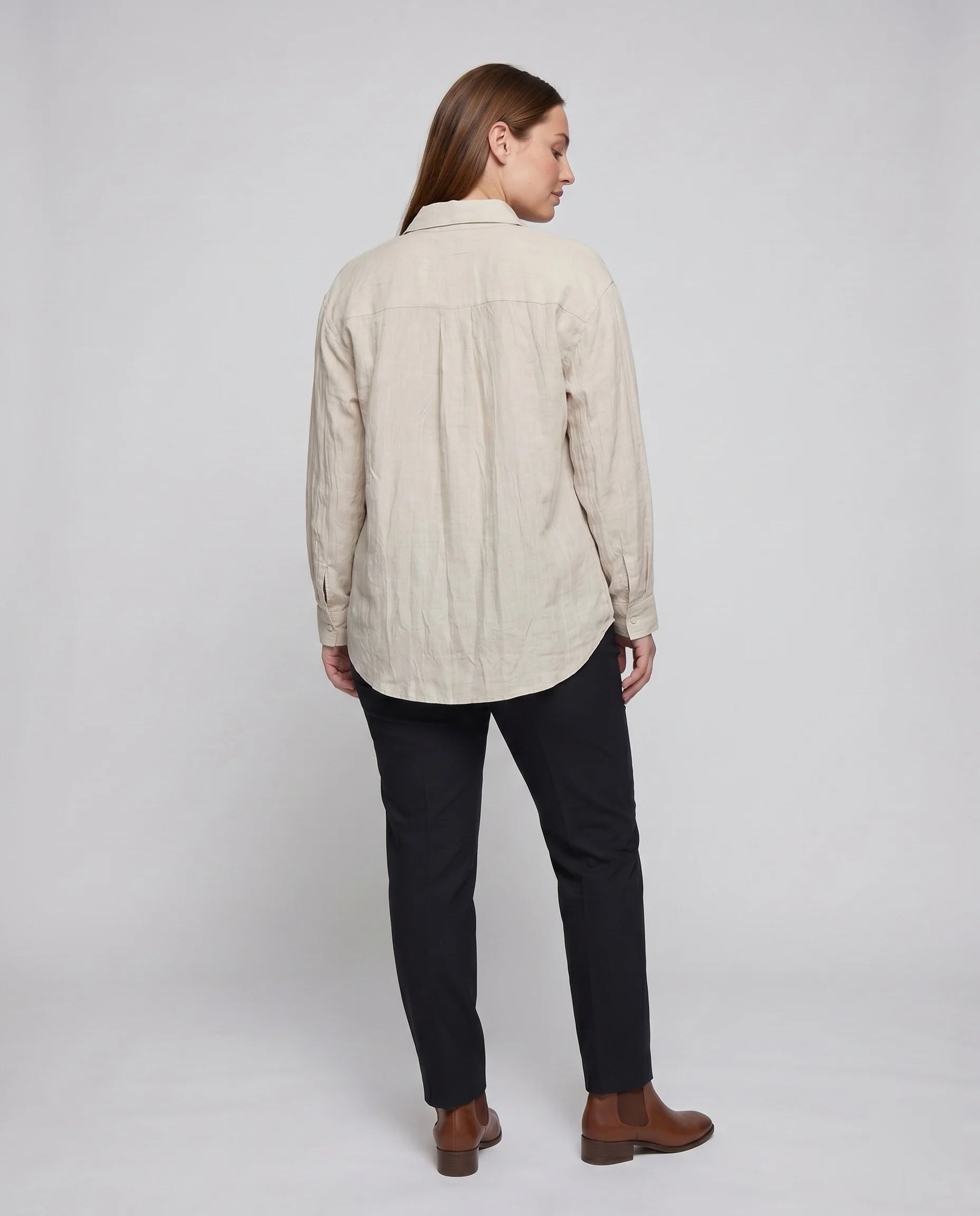 Damen schicke Leinenbluse mit strukturiertem Design und praktischen Taschen - Image 4
