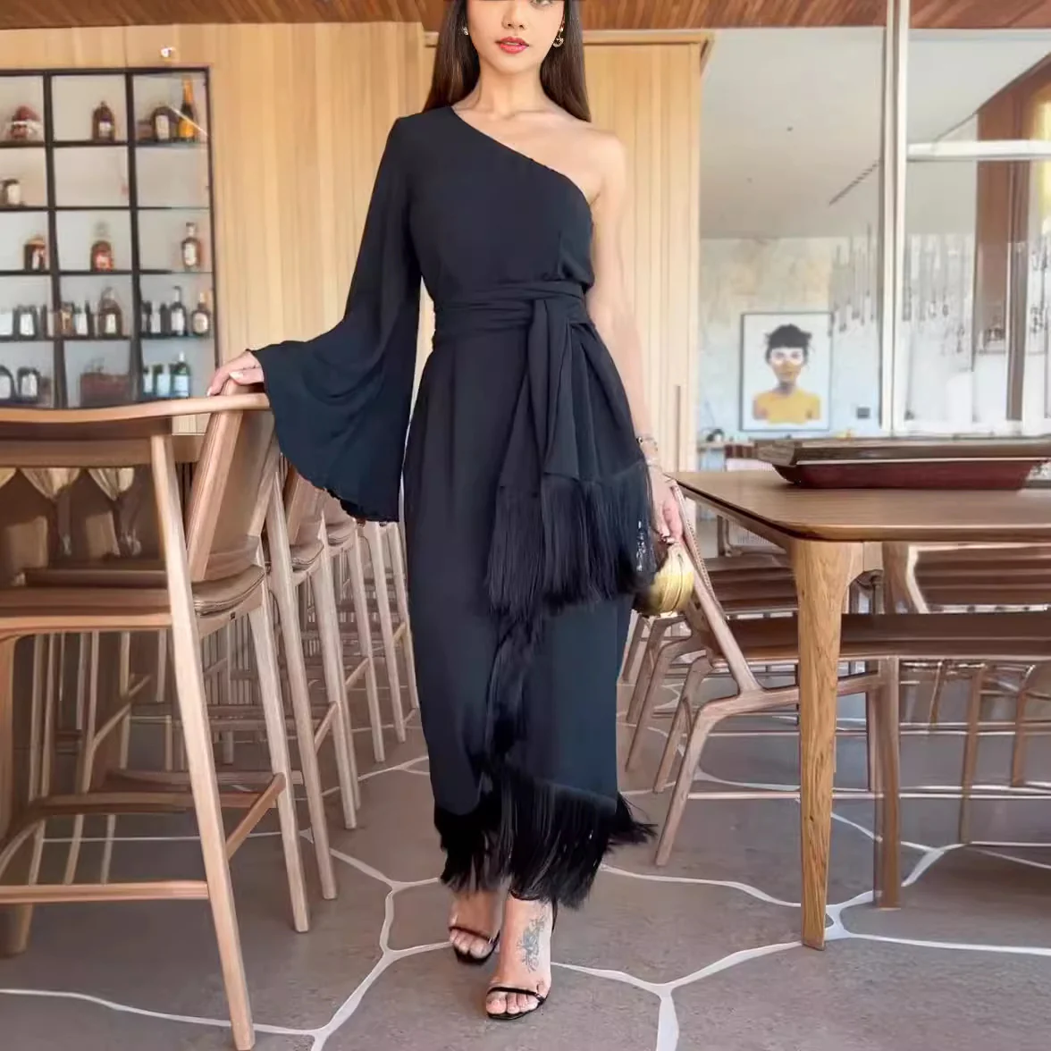 Damen Schickes Maxikleid mit asymmetrischem Flügelärmel und Fransen R&B - Image 4