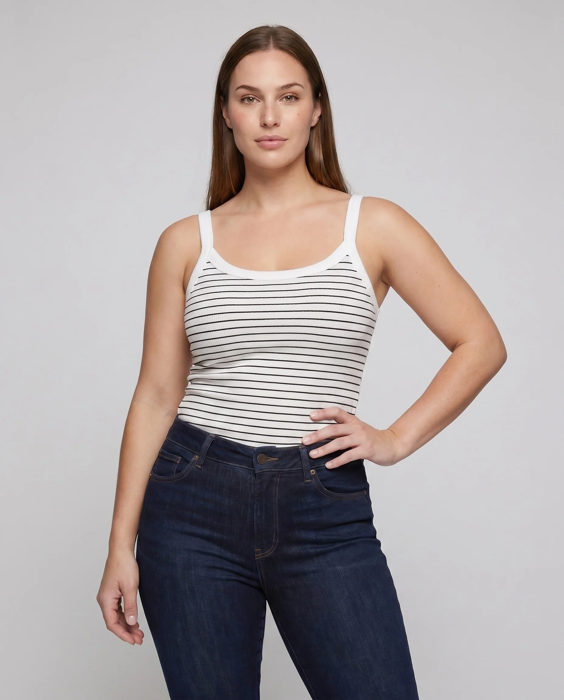 Damen schmal geschnittenes Ripptop mit feinem Streifenmuster - Image 2