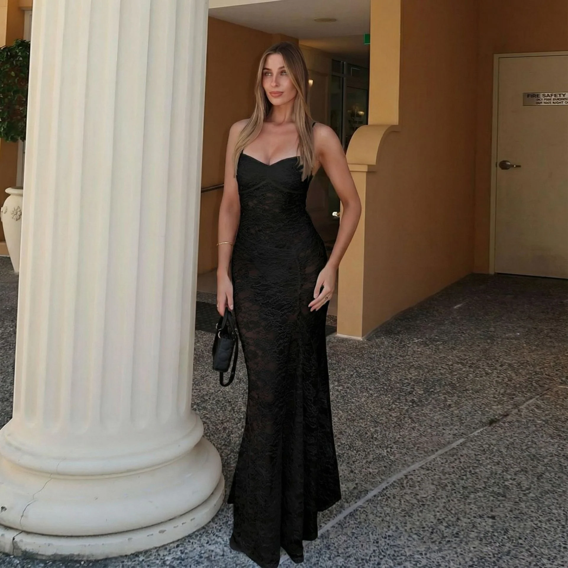 Damen sexy Spitzen Maxi-Kleid mit verstellbaren Trägern und Herzen-Ausschnitt R&B - Image 4