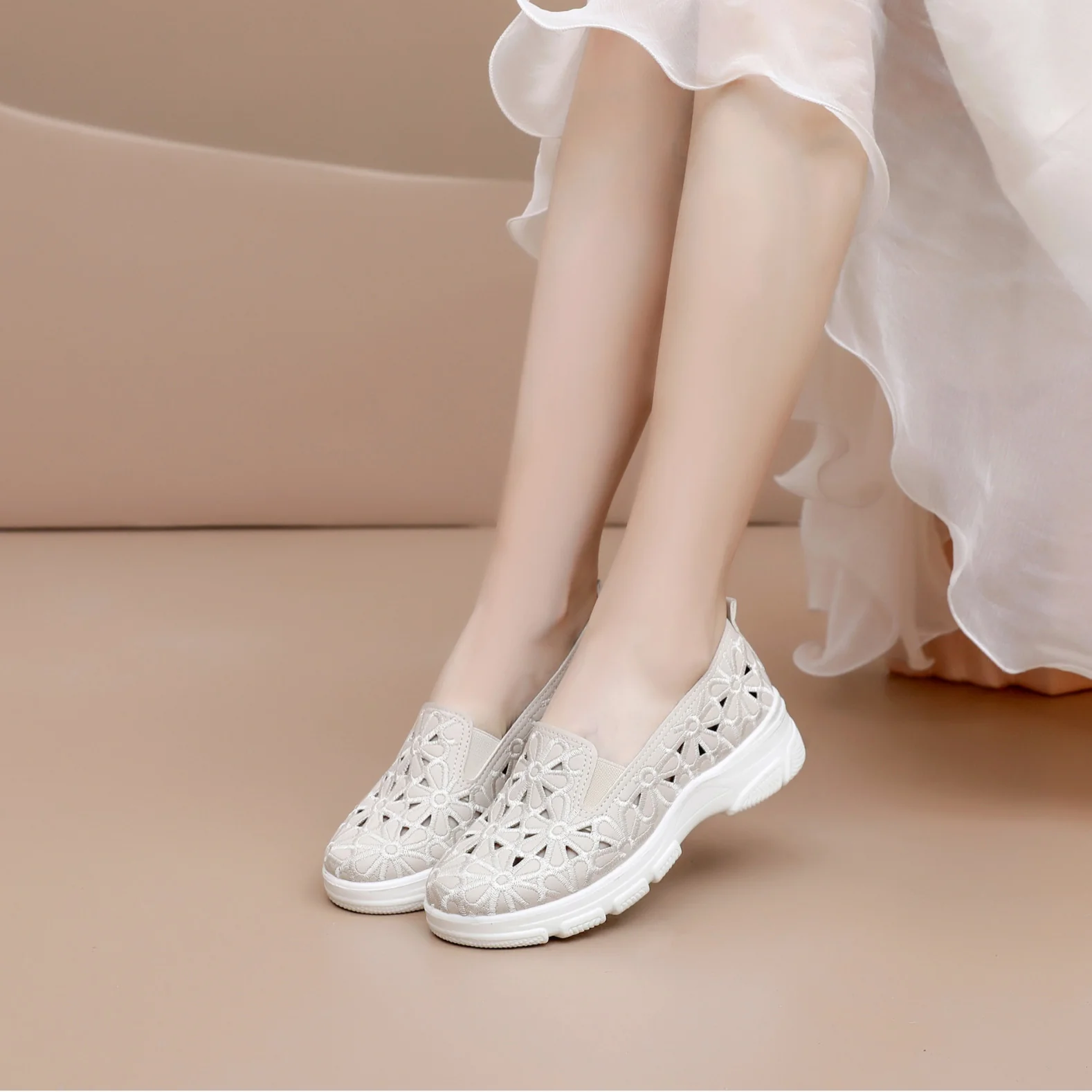 Damen Slip-On Freizeit-Schuhe mit floralem Design Heidi-Mode - Image 2