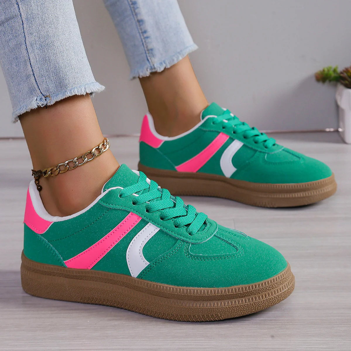 Damen Sneaker mit modischem Obermaterial und rutschfester Sohle R&B - Image 8