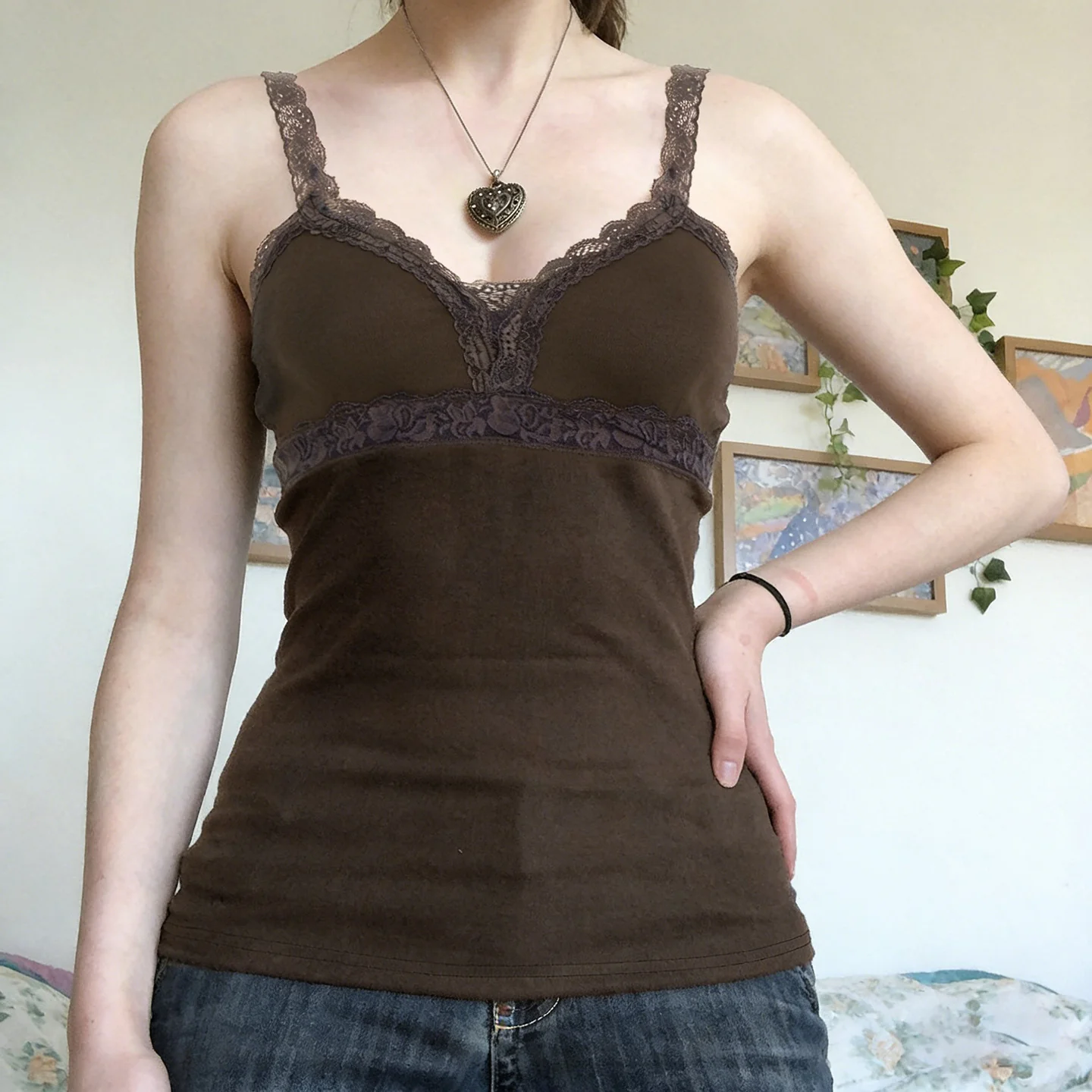 Damen Spitzenbody mit zarten Trägern und romantischen Rüschendetails Heidi-Mode - Image 2