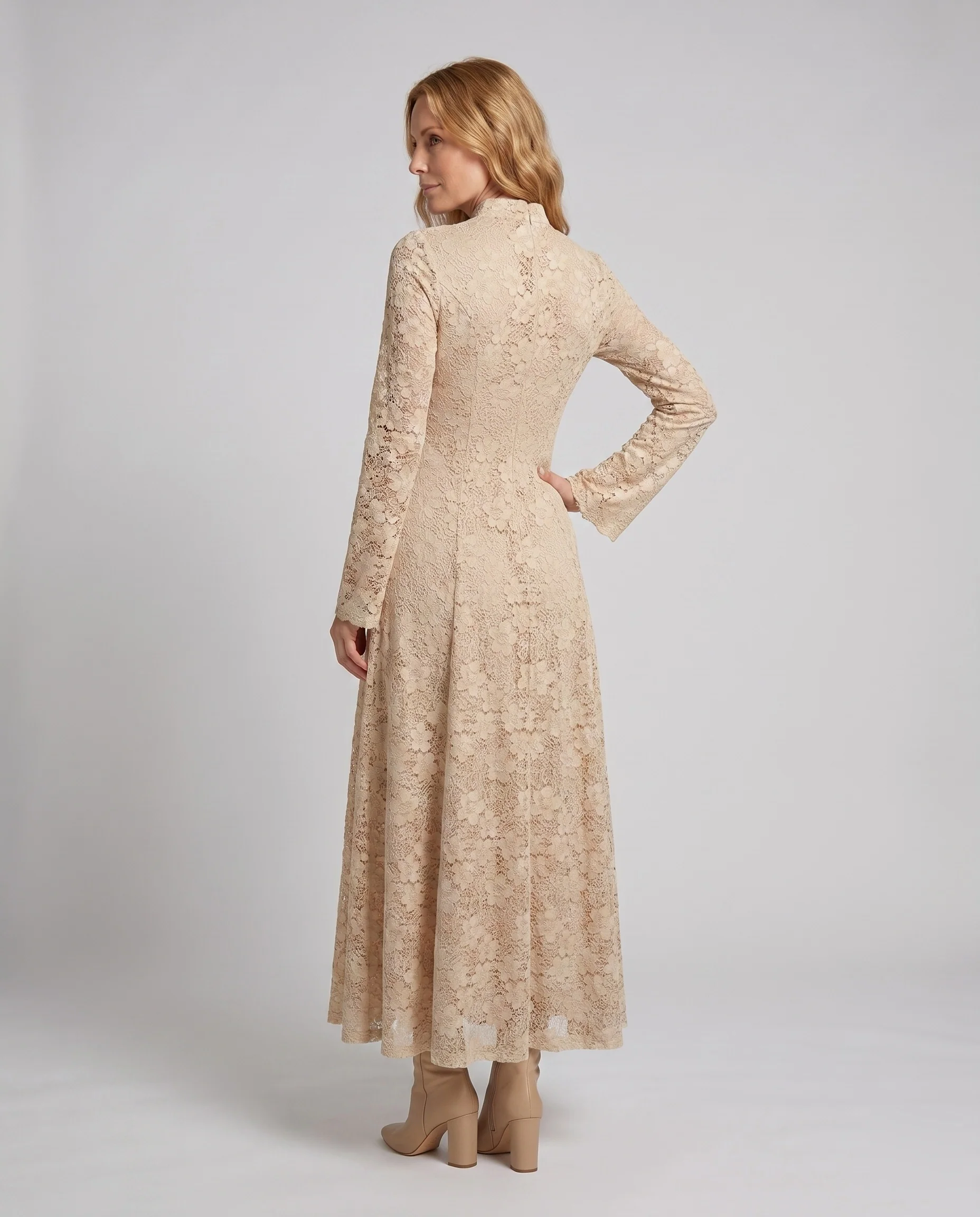 Damen Spitzenmaxikleid mit hochgeschlossenem Kragen und eleganter Knopfleiste R&B - Image 4