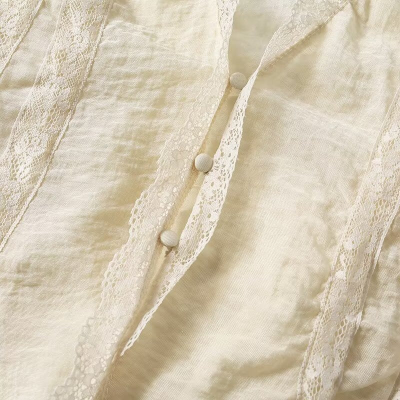 Damen-Spitzenoberteil mit eleganten Rüschendetails und Knopfverschlüssen R&B - Image 4