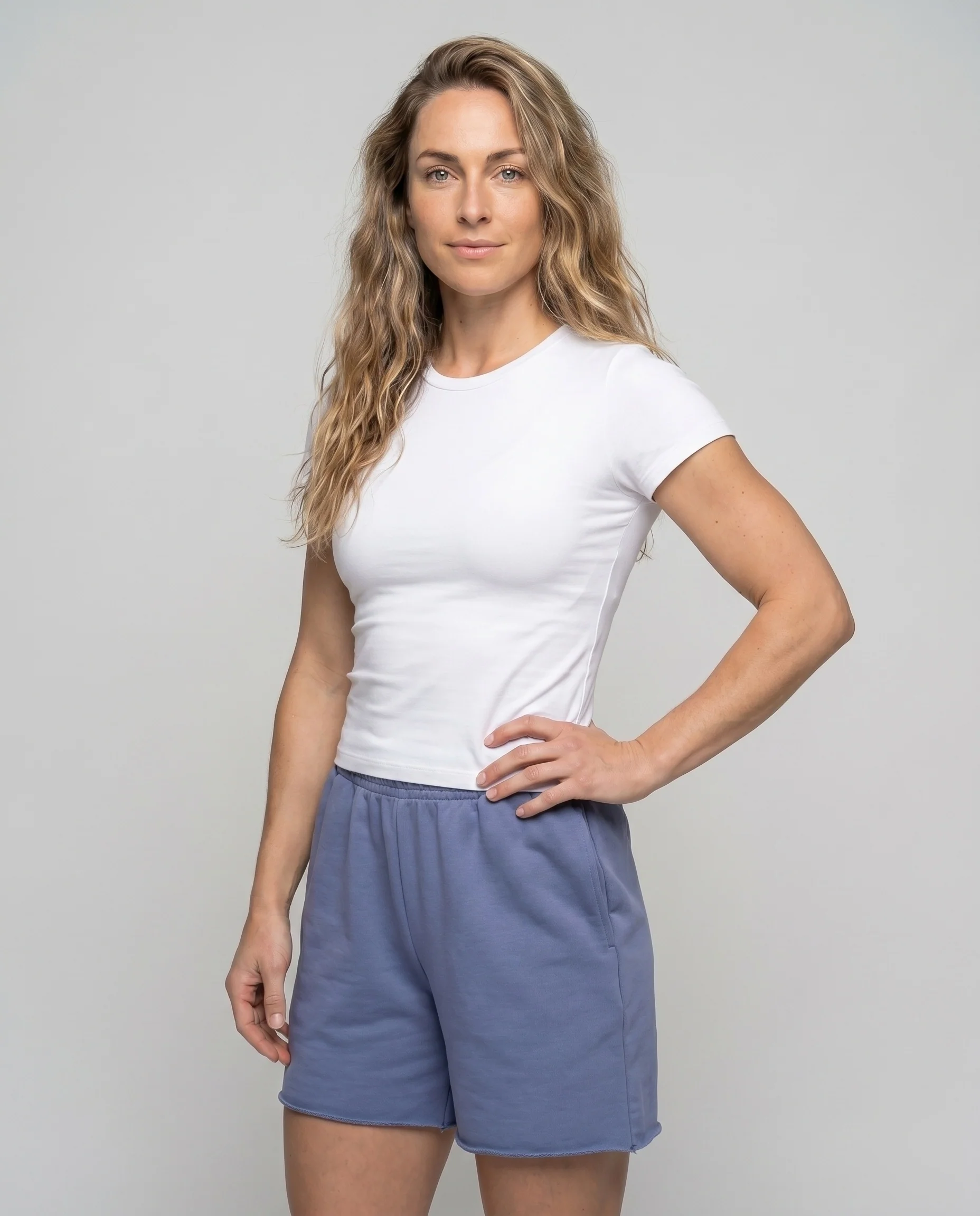 Damen sportliche Shorts mit elastischem Bund und Seitentaschen - Image 2