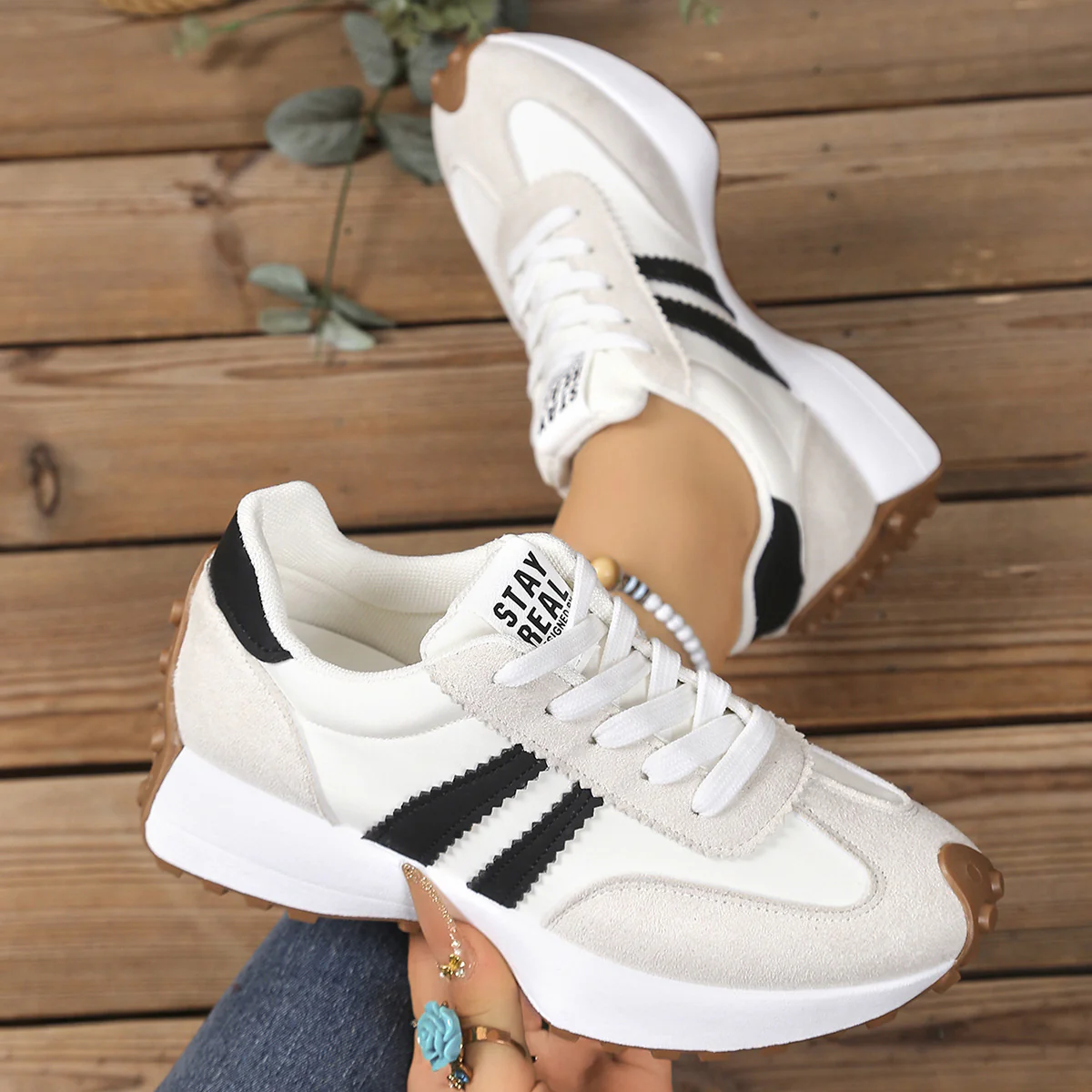 Damen sportliche Sneaker im Retro-Design mit atmungsaktiven Materialien R&B - Image 3