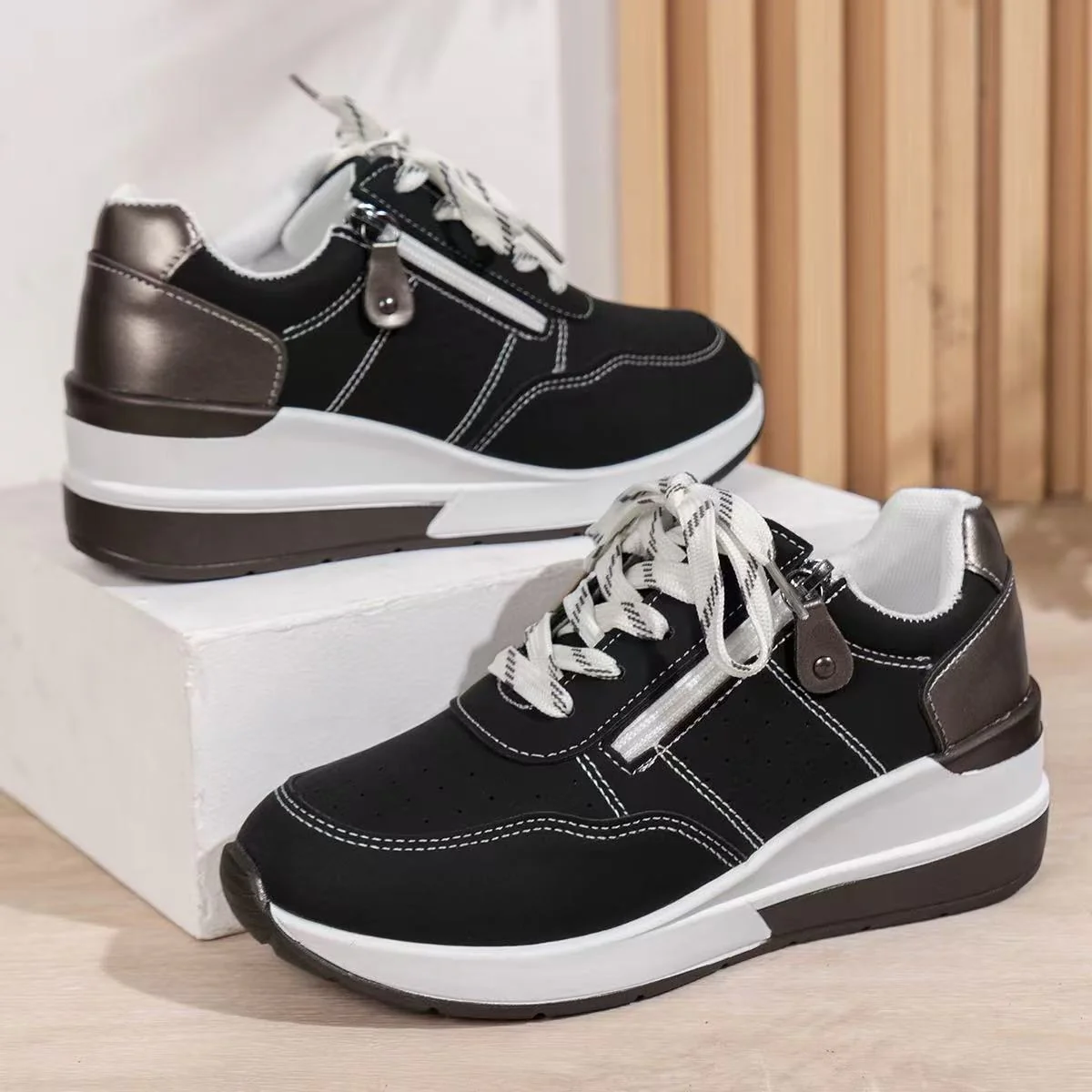 Damen Sportliche Sneaker mit atmungsaktiver Obermaterialstruktur und modischem Reißverschluss R&B - Image 2