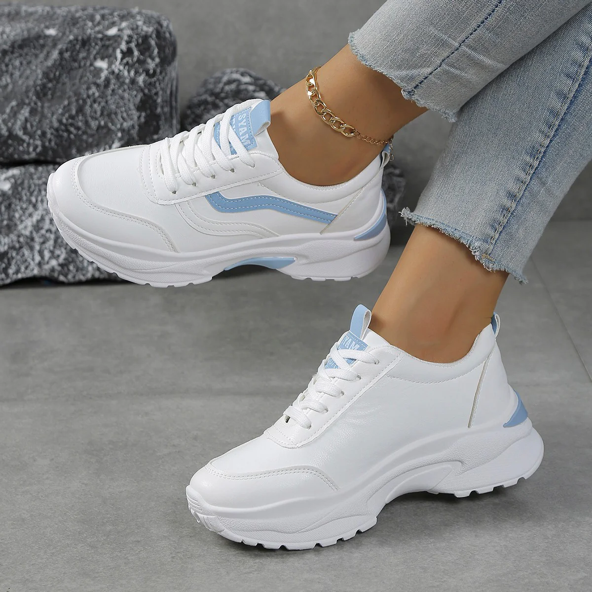 Damen Sportliche Sneakers mit atmungsaktiver Oberflächenstruktur und trendigem Dämpfungssystem R&B - Image 3