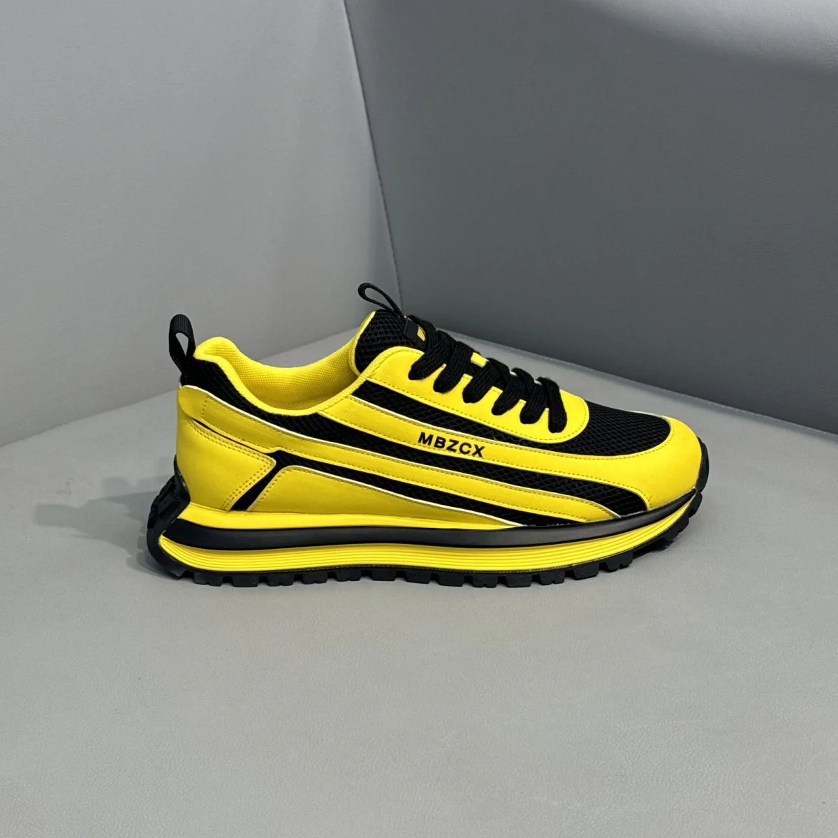 Damen Sportliche Sneakers mit rutschfester Sohle und atmungsaktivem Obermaterial R&B - Image 4