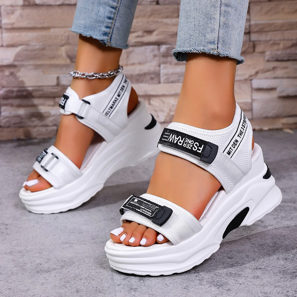 Damen Sportliche Wedge-Sandalen mit verstellbaren Riemchen und dämpfender Sohle R&B - Image 2