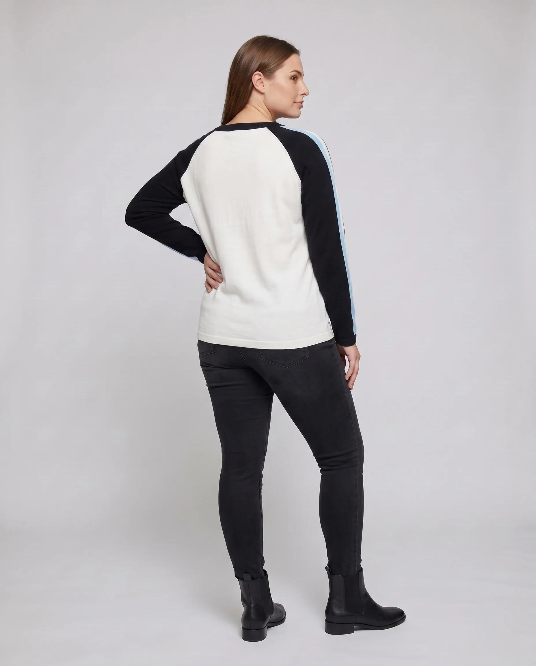 Damen sportlicher Sweatshirt mit dekorativem Sternenmuster und kontrastierenden Ärmelstreifen - Image 4