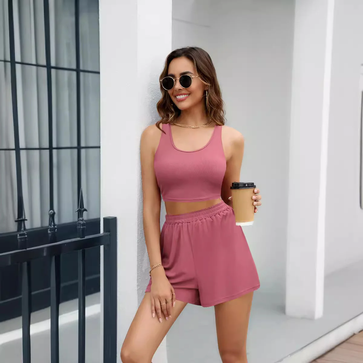 Damen Sportliches Crop-Top mit hochwertigem Material und lockeren Shorts R&B - Image 2