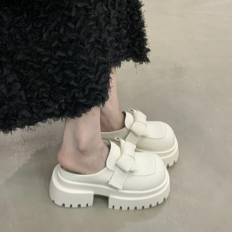 Damen Stilvolle Clogs mit trendigem Riemen und rutschfester Sohle R&B