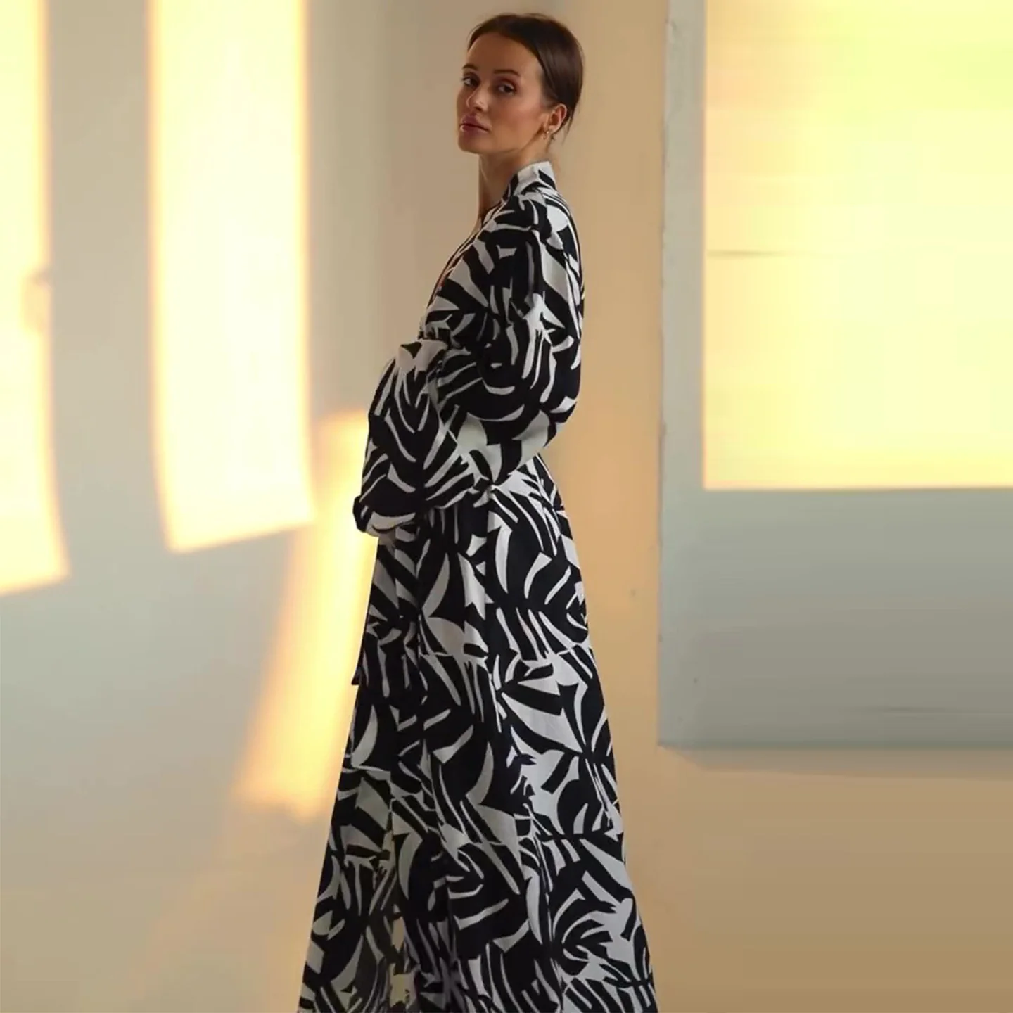 Damen Strandoutfit mit angesagtem floralem Muster R&B - Image 3
