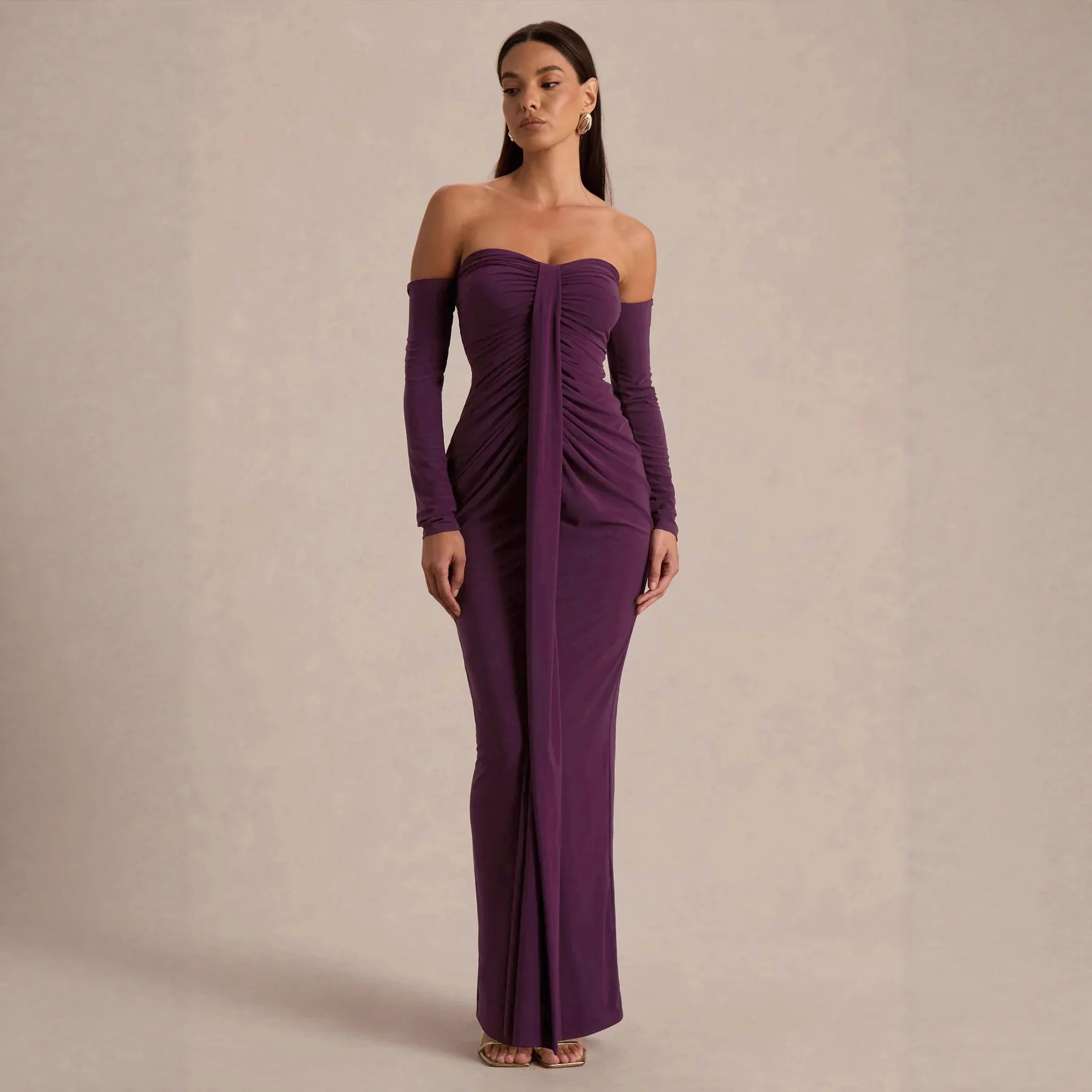 Damen trägerloses Abendkleid mit langen Ärmeln und raffinierten Rüschendetails R&B