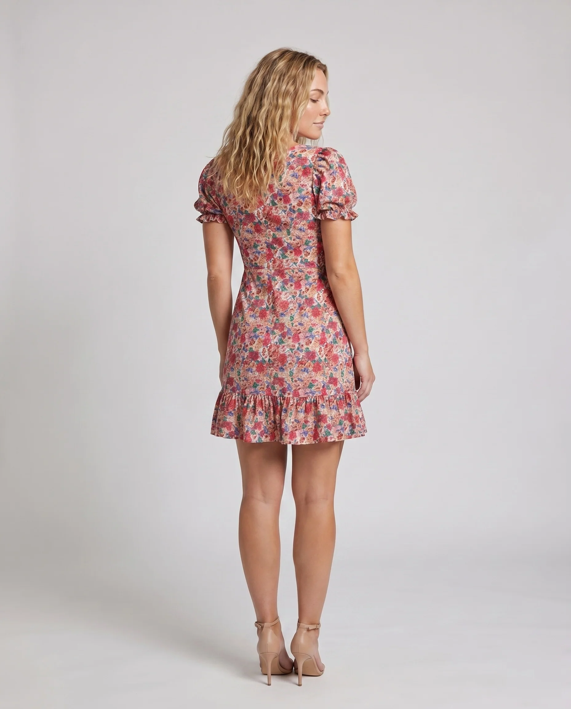 Damen Verspieltes Blümchenkleid mit Raffung und schwingendem Rock - Image 4