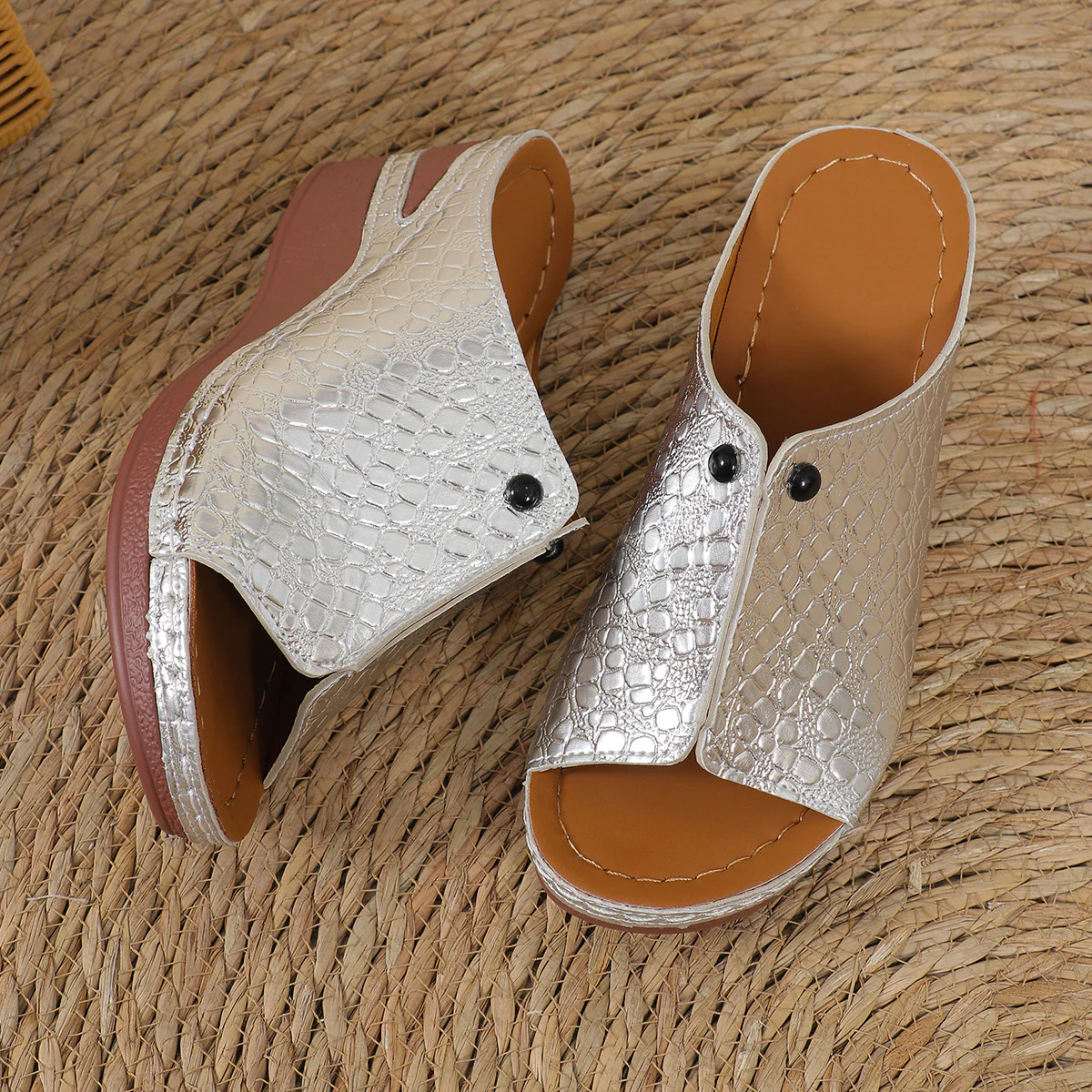 Damen Wedge-Pantoletten mit elegantem Krokodil-Look und komfortabler Sohle R&B - Image 12