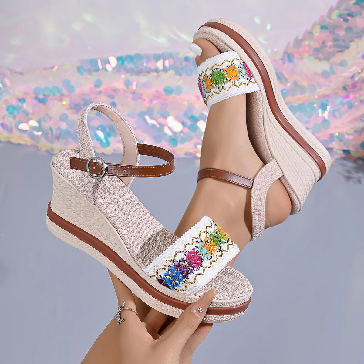 Damen Wedge-Sandalen mit buntem Stickereibesatz und komfortablem Riemchen R&B - Image 6