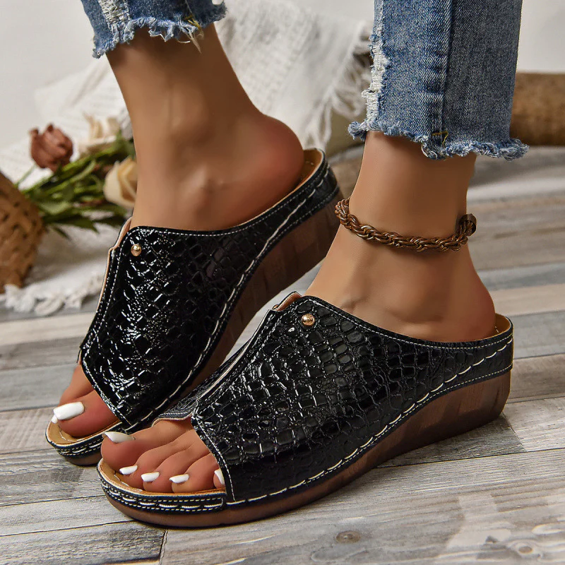 Damen Wedge-Sandaletten mit eleganter Krokodilprägung und komfortabler Fußbettgestaltung R&B - Image 3