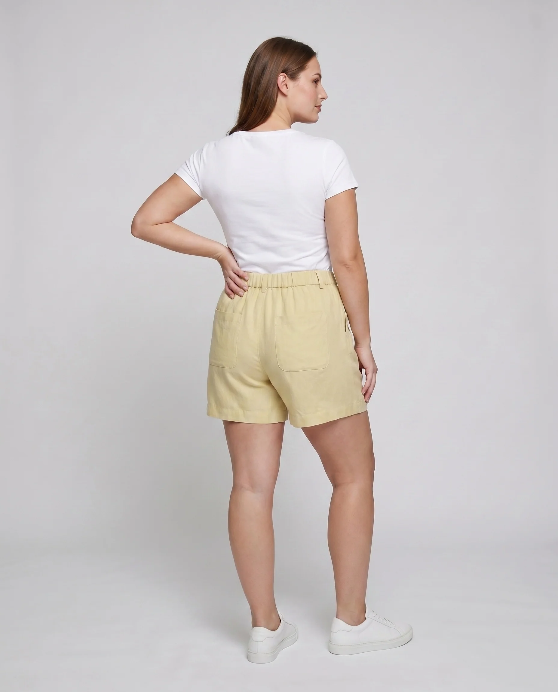 Damen weite Leinen-Shorts mit elastischem Bund und klassischen Falten - Image 3