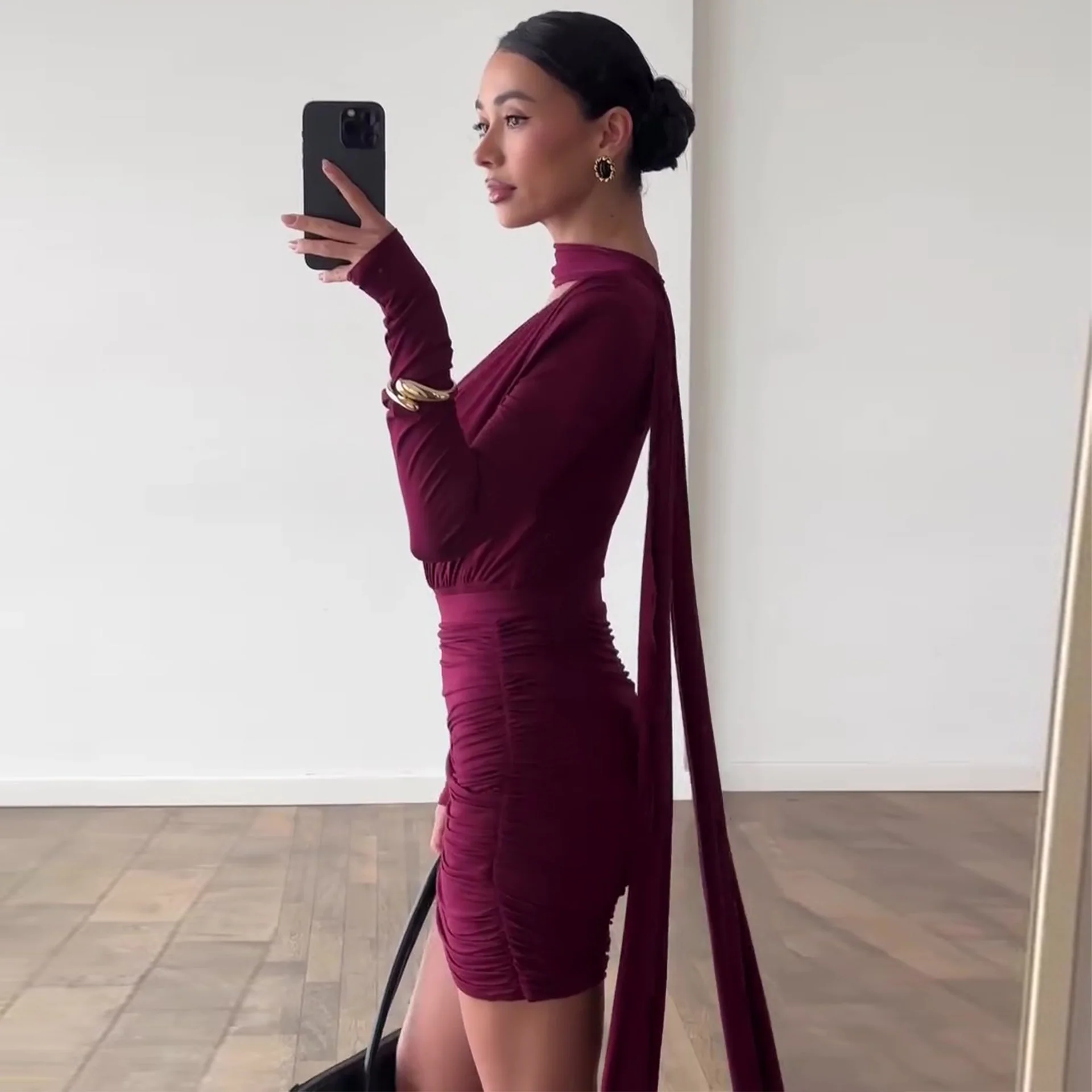 Damen Wickelkleid mit asymmetrischem Saum und raffiniertem Oberteil R&B - Image 4