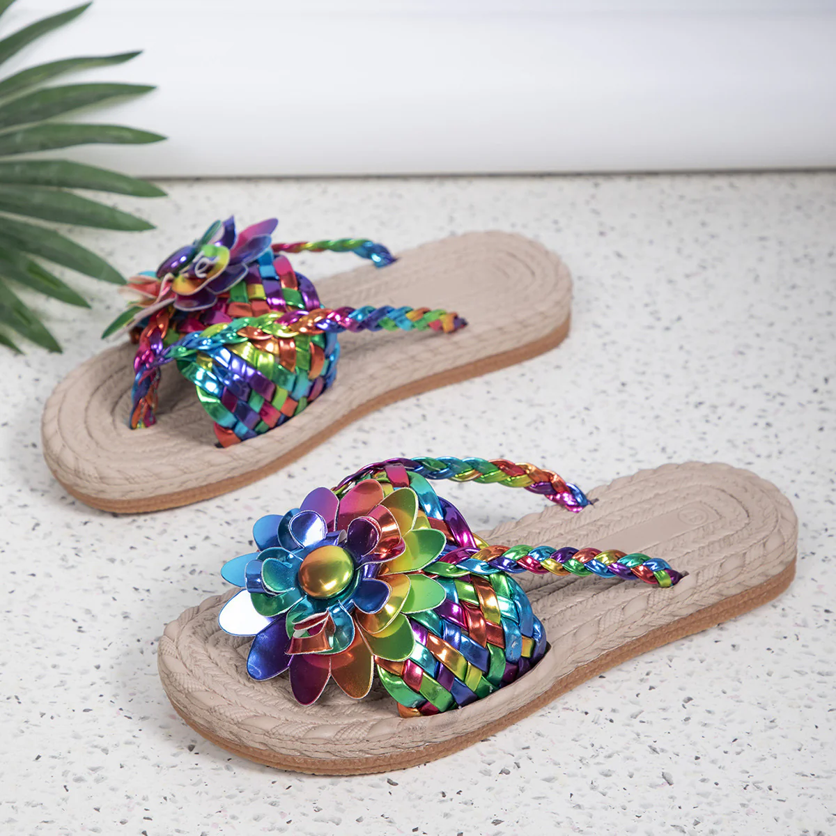 Damen Zehentrenner-Sandalen mit dekorativen Blütenapplikationen und rutschfester Sohle Heidi-Mode - Image 13