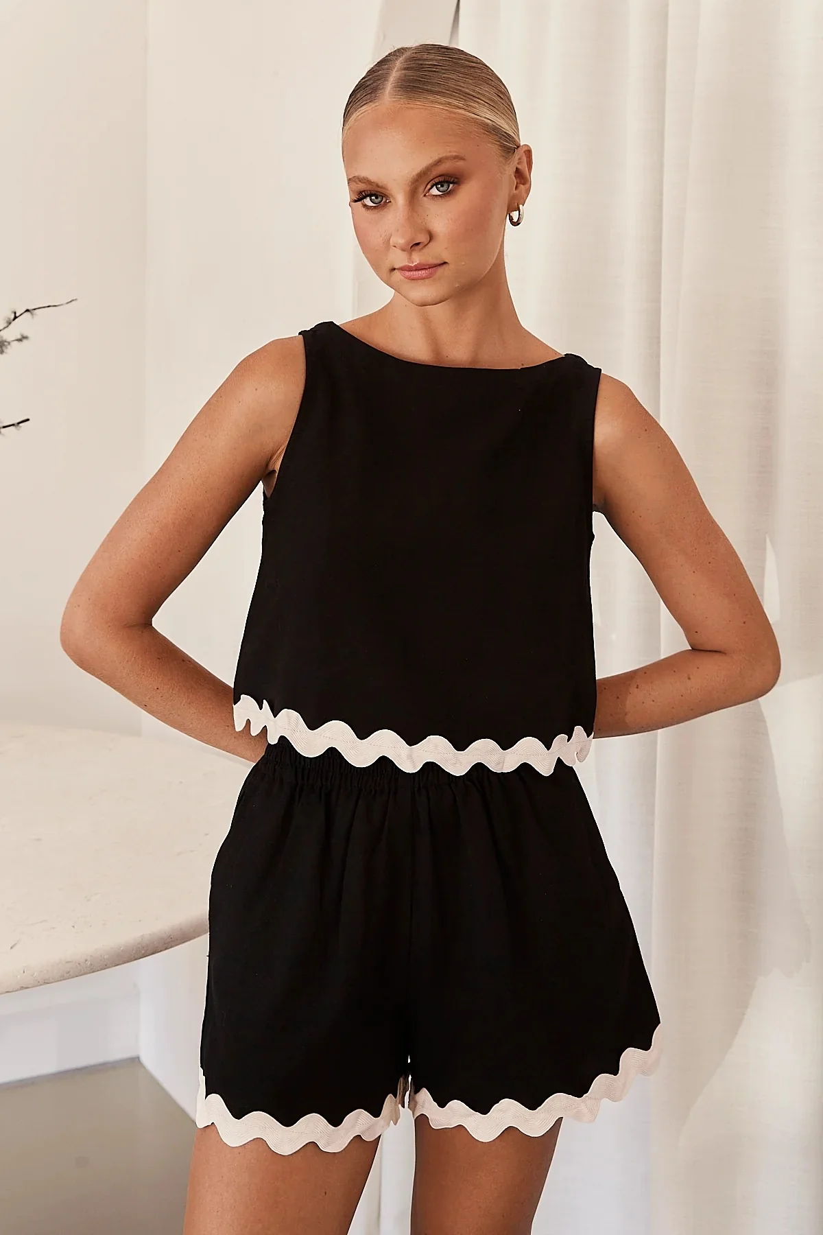 Damen Zweiteiler Set mit schickem Top und luftigen Shorts R&B - Image 8