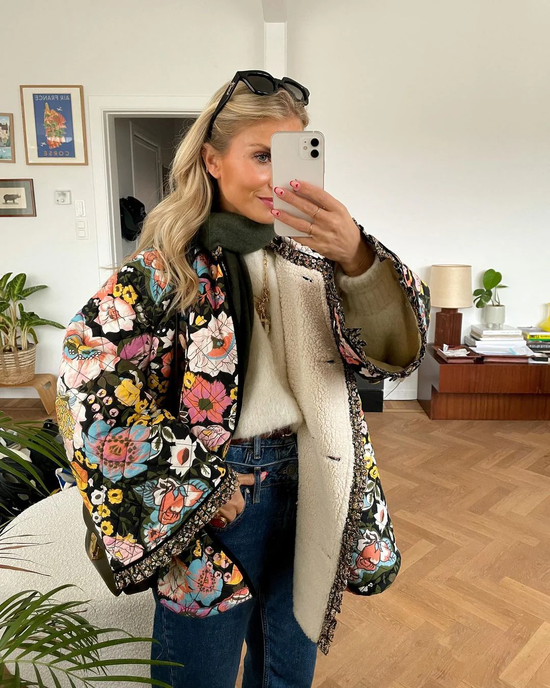 R&B | Blumengemusterte Wendeblouson Wärme und Stil in Einem Boho-design - Image 6