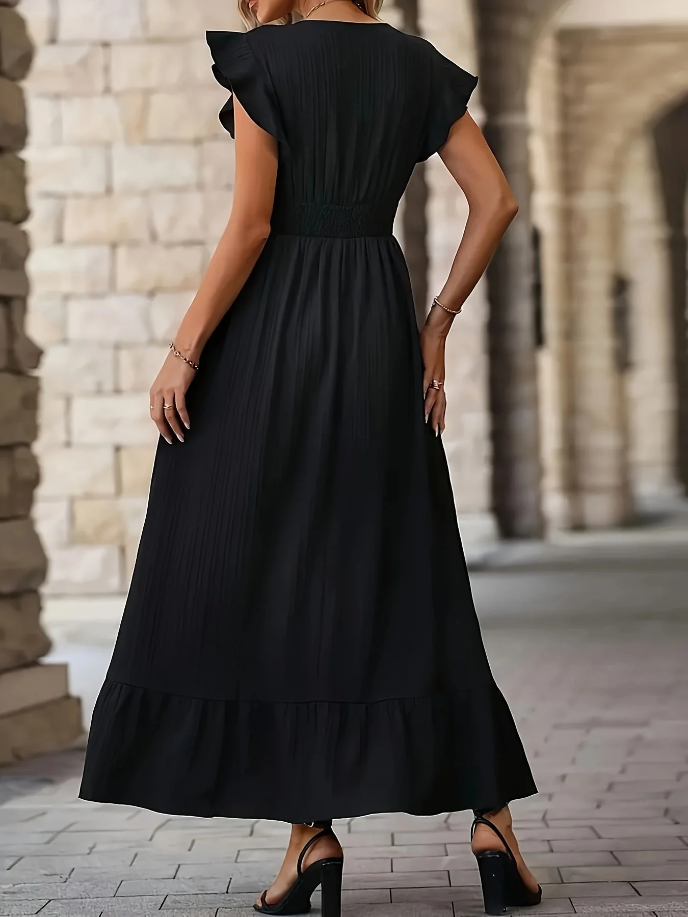 R&B | V-Ausschnitt Rüschenkleid mit Kurzen Ärmeln für Frauen - Image 6
