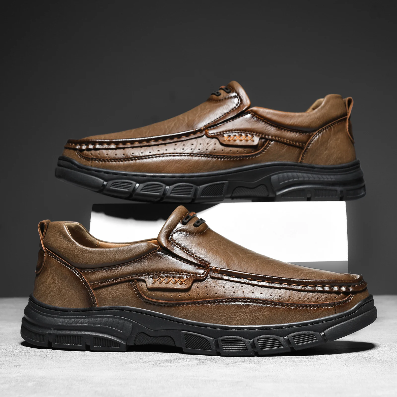 Herren Bequeme Leder-Mokassins mit rutschfester Sohle und atmungsaktivem Design R&B - Image 2