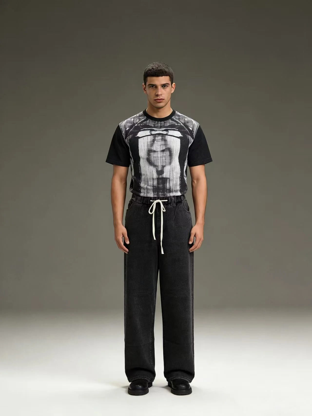 Herren lässiges Sweatshirt mit grafischem Print und Raglanärmeln R&B - Image 6