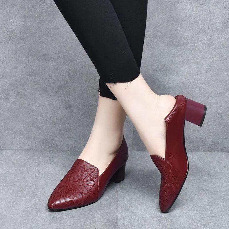 klassische Damenschuhe aus weichem Leder mit Stickerei. R&B R&B - Image 4