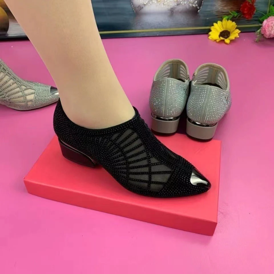 Stilvolle Schuhe mit Mesh und klobigem Absatz R&B R&B - Image 5